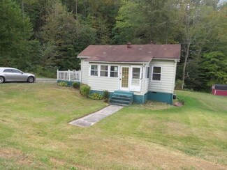 331 Cedar St, Cumberland, KY 40823