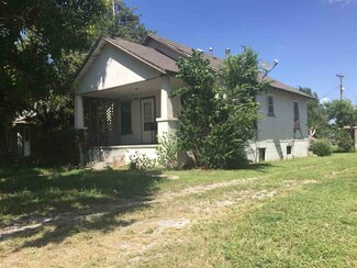 110 S Locust St, Shattuck, OK 73858