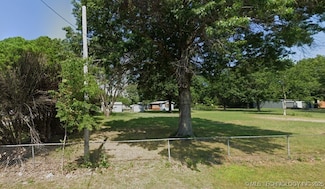 215 S 4th St, Chouteau, OK 74337