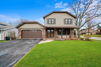 649 N California Ave, Mundelein, IL 60060
