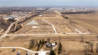 2975 Trailside Dr, Robins, IA 52328