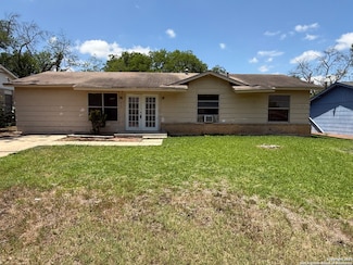 827 Horseshoe Trail, Universal City, TX 78148