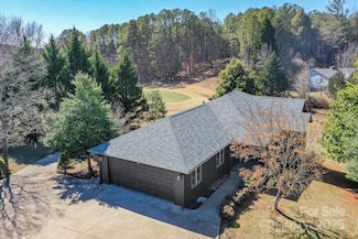 481 Winesap Rd, Lake Lure, NC 28746