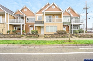 384 Market St NE, Salem, OR 97301