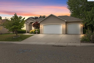 325 Falconridge St, Richland, WA 99352