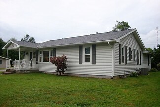 201 High St, Loogootee, IN 47553