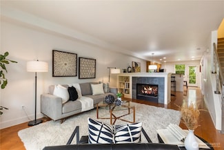 2674 SW Sylvan Heights Dr, Seattle, WA 98106