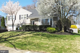 341 Boxwood Ln, Cinnaminson, NJ 08077