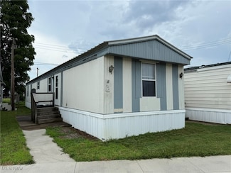 809 Zella Ave NW, New Philadelphia, OH 44663