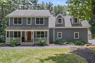 46 Hooper Shores Rd, York, ME 03909