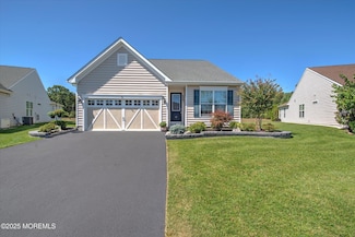 12 Banquet Ct, Howell, NJ 07731