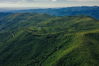 330 High Carolina Pkwy, Fairview, NC 28730