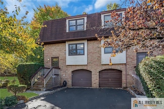 2601 N Oaks Blvd, North Brunswick, NJ 08902