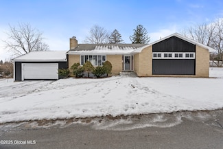 30 S Clement Ave, Ravena, NY 12143