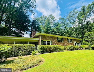 3500 Barkley Dr, Fairfax, VA 22031