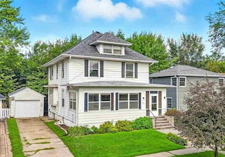 525 N Johnson St, Iowa City, IA 52245