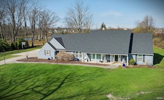 1330 Wood Moor Dr, Fort Wayne, IN 46804