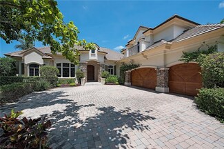 2560 Half Moon Walk, Naples, FL 34102