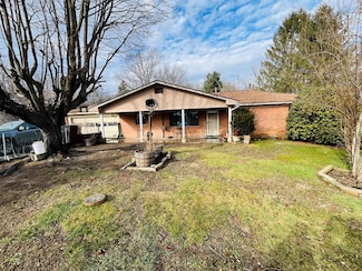 280 Maple Fork Rd, Mount Hope, WV 25880