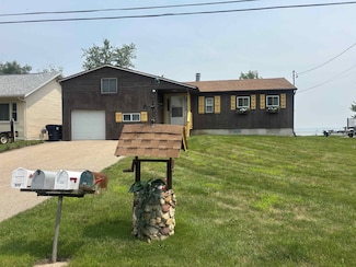 370 Lake Shore Dr, Edgerton, WI 53534
