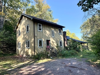 339 S Shelburne Rd, Shelburne Falls, MA 01370