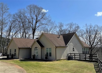 8 Colonial Club Dr SE, Acworth, GA 30102