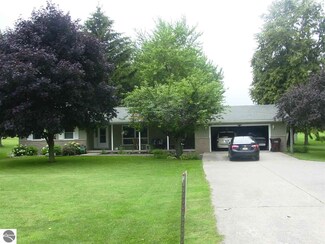 775 N Pine River St, Ithaca, MI 48847