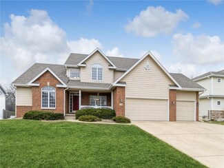 790 SE Mapleleaf Ln, Waukee, IA 50263