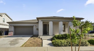 1140 Jasmine Dr, Patterson, CA 95363