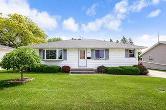1313 S 26th St, Manitowoc, WI 54220