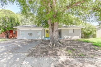 4621 SW H Ave, Lawton, OK 73505
