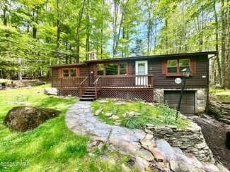 50 Bear Rock Rd, Lake Ariel, PA 18436