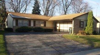 2711 Larkspur Ln, Hazel Crest, IL 60429