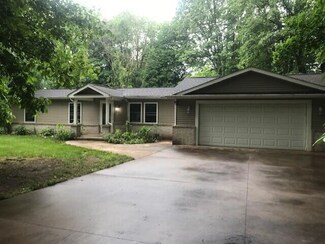 23618 27 1 2 St, Gobles, MI 49055