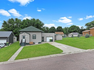 312 4th St E, Jasper, MN 56144