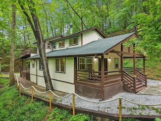 291 Dills Rd, Bryson City, NC 28713