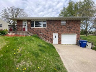 15905 Middle Rd, Dubuque, IA 52002
