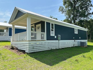 163 W Chaffin Ave, Defuniak Springs, FL 32433