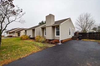 1030 Barrens Village Ln, Roanoke, VA 24019