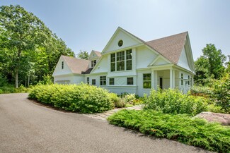 5 Mountain Arrow Cir, Camden, ME 04843