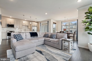 23275 Milltown Knoll Square Unit 105, Ashburn, VA 20148