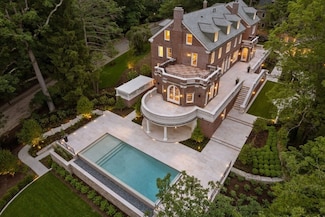 9 The Ledges Rd, Newton Center, MA 02459