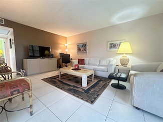 288 Ventnor S, Deerfield Beach, FL 33442