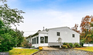 105 Garfield Ave, Chesilhurst, NJ 08089