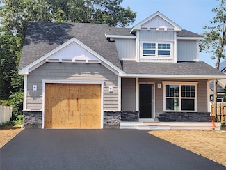 11 Saint James St, Centereach, NY 11720