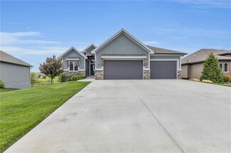 18910 Weaver St, Spring Hill, KS 66083