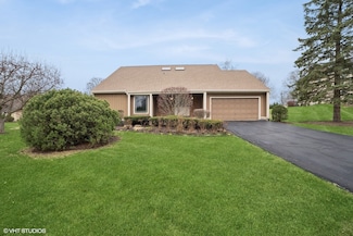 13 Chipping Campden Dr, South Barrington, IL 60010
