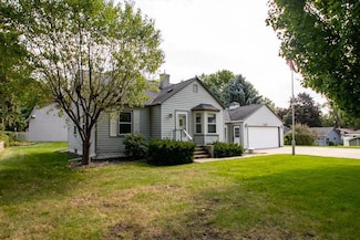1513 Long Lake Rd, New Brighton, MN 55112