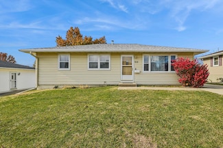 912 29th St NW, Cedar Rapids, IA 52405
