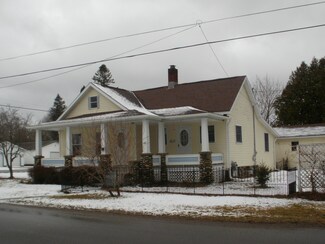 622 S Palmyra St, Cheboygan, MI 49721